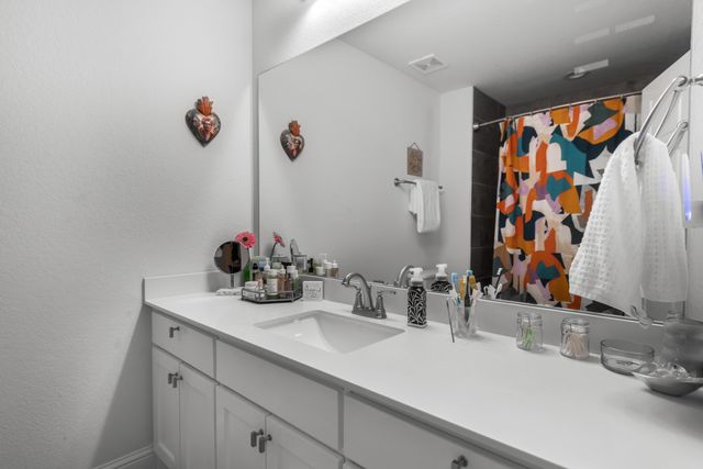 6834 Neals Way, Arlington, TX 76001