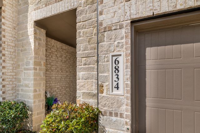 6834 Neals Way, Arlington, TX 76001