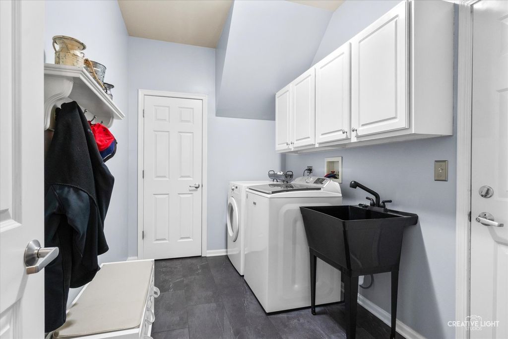 Image 16 of property listing at 1138 Grace Drive, Yorkville, IL 60560