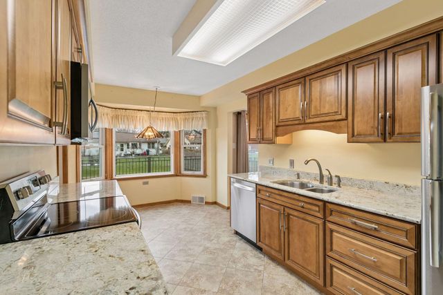 1914 Holton Street, Roseville, MN 55113