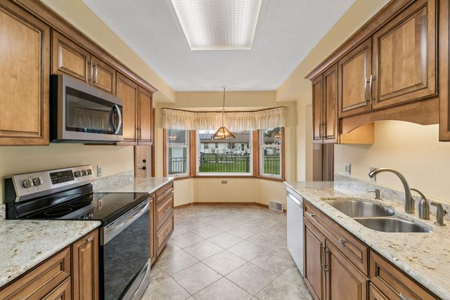 1914 Holton Street, Roseville, MN 55113