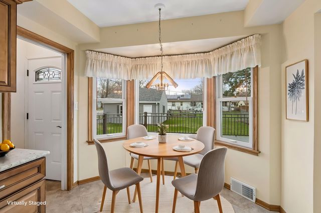 1914 Holton Street, Roseville, MN 55113