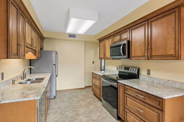 1914 Holton Street, Roseville, MN 55113