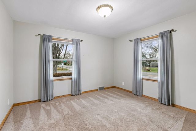 1914 Holton Street, Roseville, MN 55113