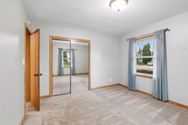 1914 Holton Street, Roseville, MN 55113