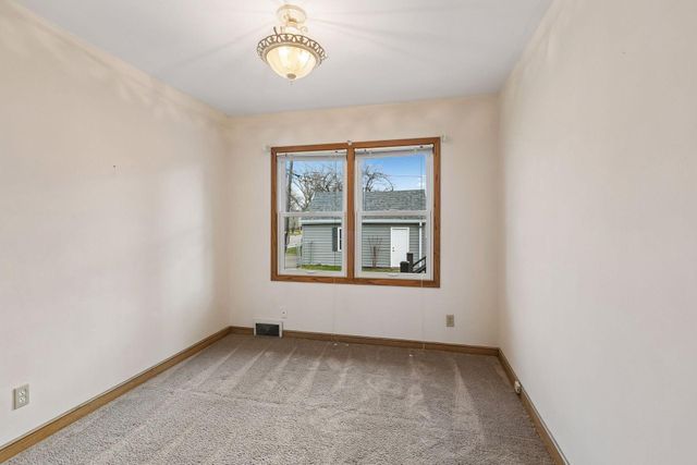 1914 Holton Street, Roseville, MN 55113