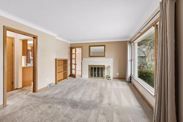 1914 Holton Street, Roseville, MN 55113