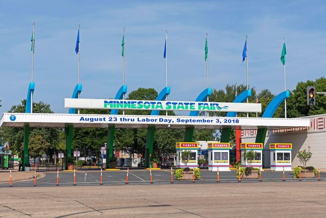 1914 Holton Street, Roseville, MN 55113