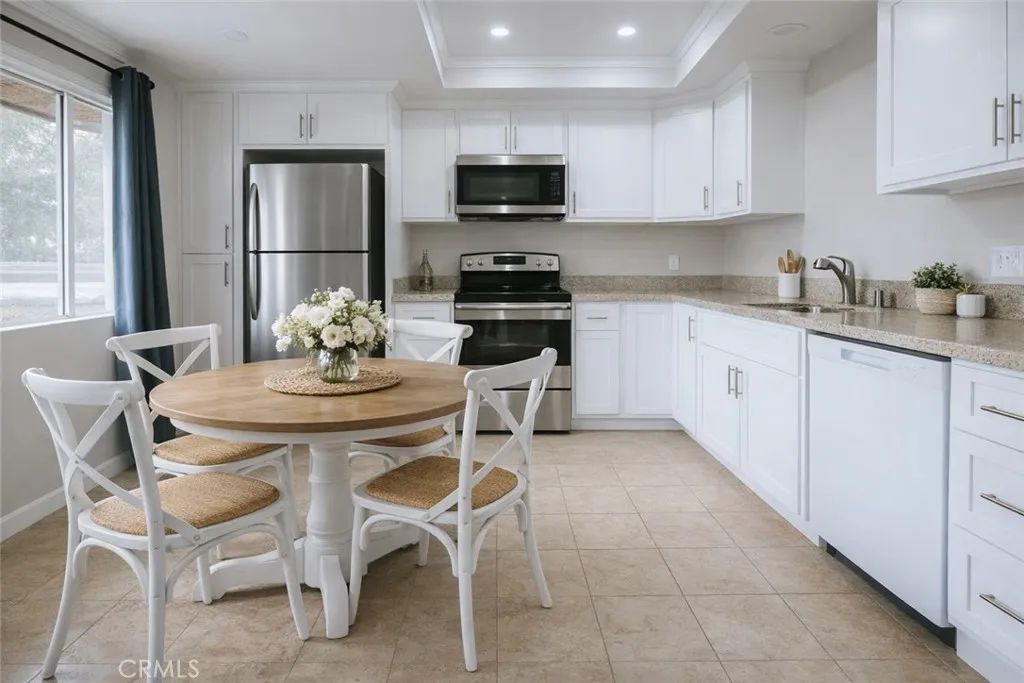 1554 Border Avenue G, Corona, CA 92882