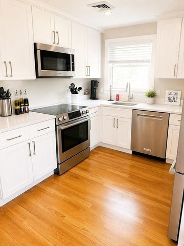 1136 Walnut St 2, Newton, MA 02461