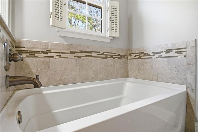 2563 Bridgewood Lane, Snellville, GA 30078