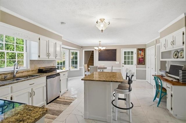 2563 Bridgewood Lane, Snellville, GA 30078