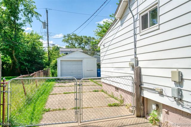 7244 Ford Avenue, Warren, MI 48091