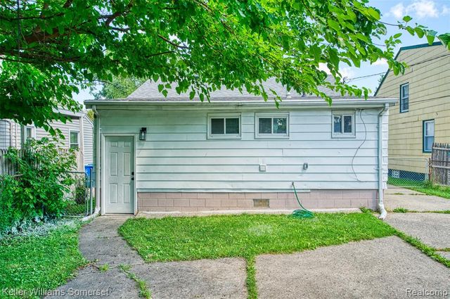 7244 Ford Avenue, Warren, MI 48091