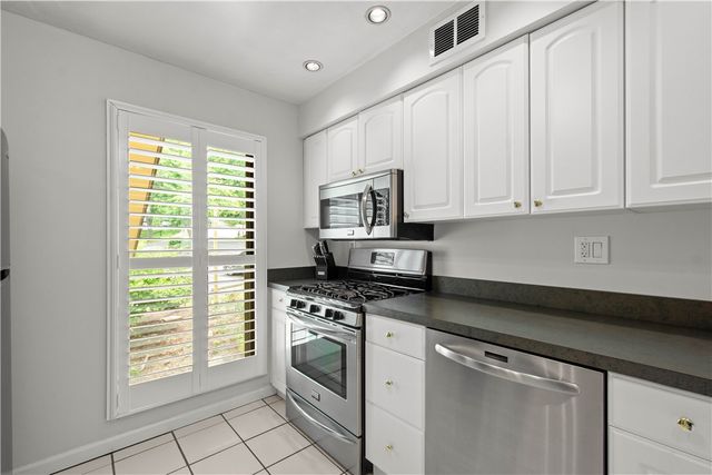 2034 Swallow Hill Road 307, Scott Twp, PA 15220