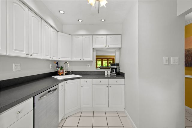 2034 Swallow Hill Road 307, Scott Twp, PA 15220