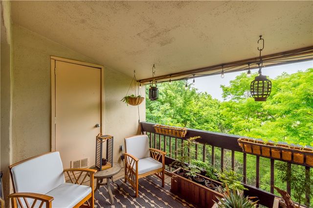 2034 Swallow Hill Road 307, Scott Twp, PA 15220