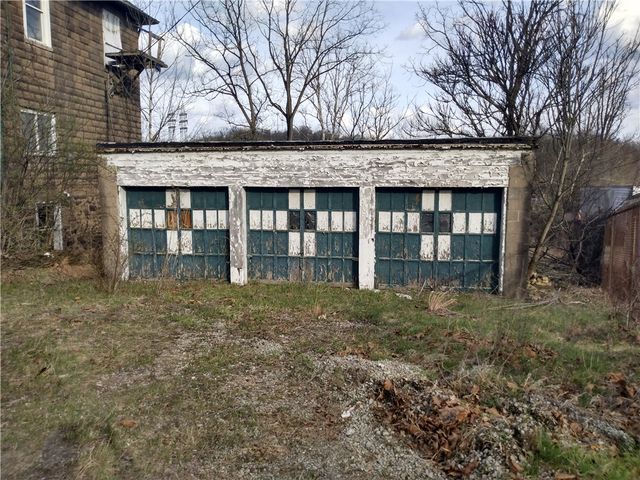 1924 Universal Road, Penn Hills, PA 15235