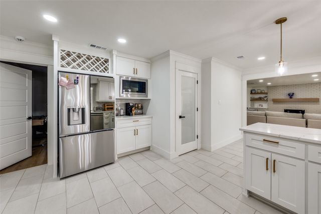 4316 Springbranch Drive, Benbrook, TX 76116