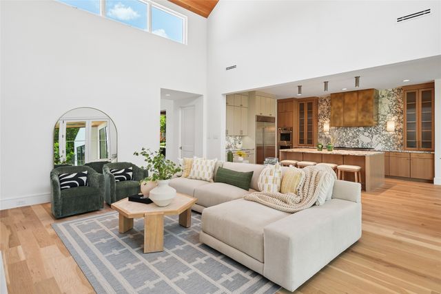 6923 Robin Road, Dallas, TX 75209