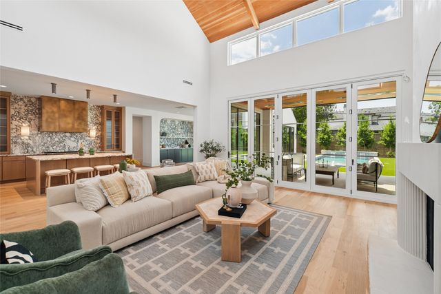 6923 Robin Road, Dallas, TX 75209