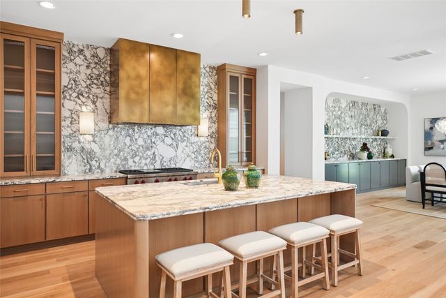 6923 Robin Road, Dallas, TX 75209
