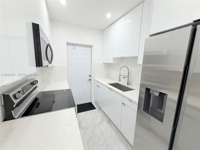 3390 NW 50th St 3390, Miami, FL 33142