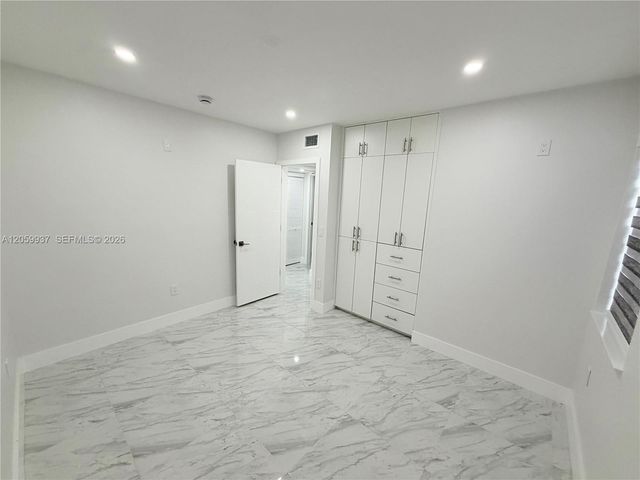3390 NW 50th St 3390, Miami, FL 33142