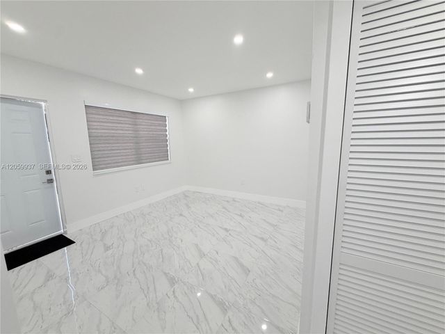 3390 NW 50th St 3390, Miami, FL 33142