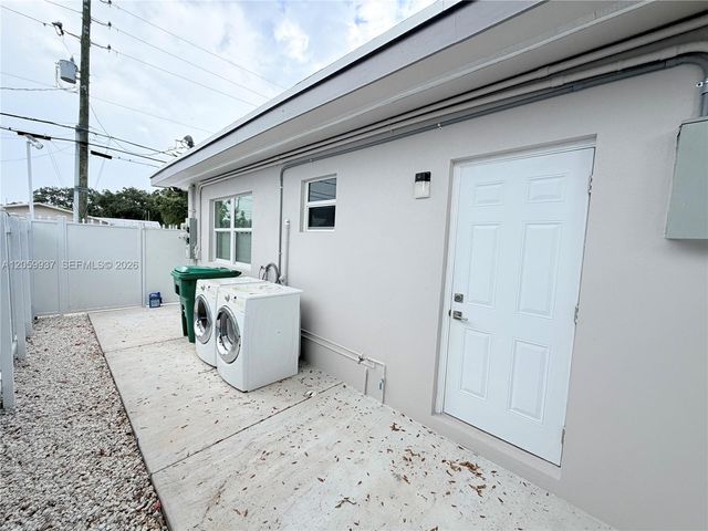 3390 NW 50th St 3390, Miami, FL 33142