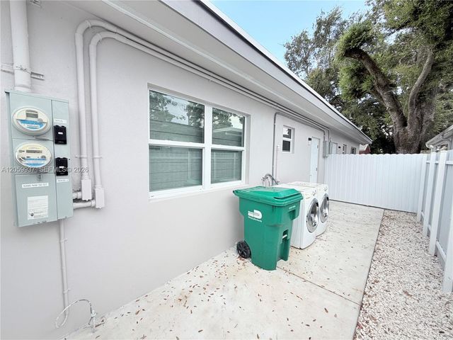 3390 NW 50th St 3390, Miami, FL 33142