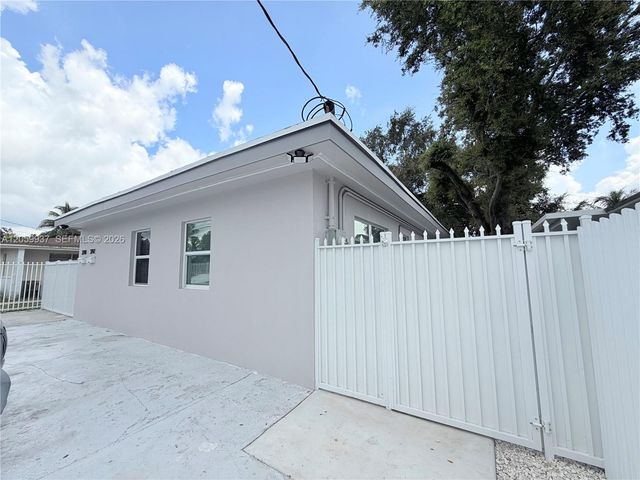 3390 NW 50th St 3390, Miami, FL 33142