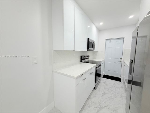 3390 NW 50th St 3390, Miami, FL 33142