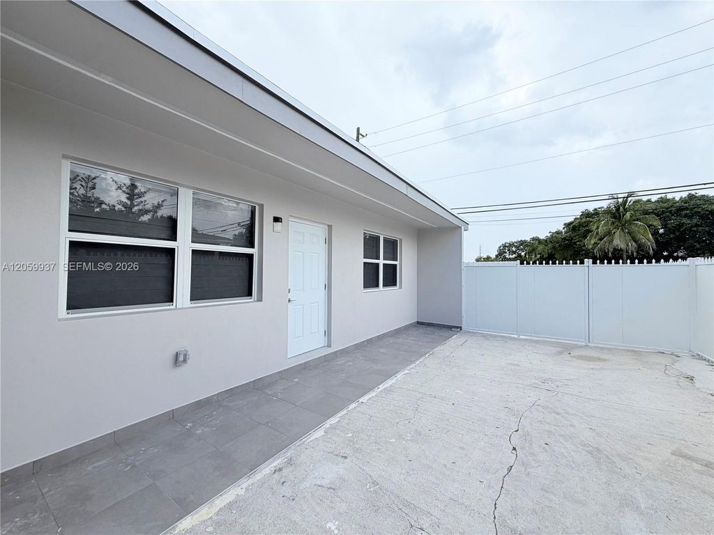 3390 NW 50th St 3390, Miami, FL 33142