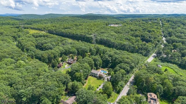 8 Alpine Ridge Rd, West Milford Twp., NJ 07480