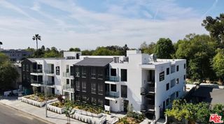 11445 RIVERSIDE Drive 101, North Hollywood, CA 91602