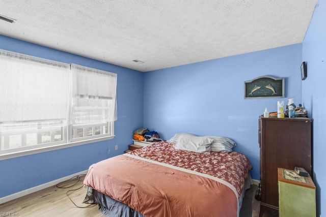 6353 Bolling Brook LN, Gloucester, VA 23061