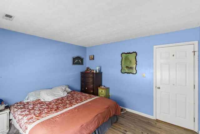 6353 Bolling Brook LN, Gloucester, VA 23061
