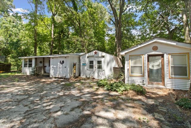 6353 Bolling Brook LN, Gloucester, VA 23061