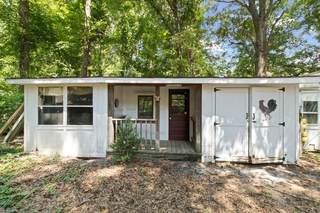 6353 Bolling Brook LN, Gloucester, VA 23061