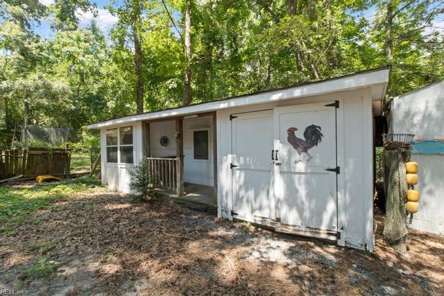 6353 Bolling Brook LN, Gloucester, VA 23061