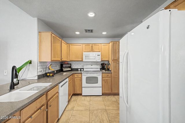 8661 E CRESCENT Avenue, Mesa, AZ 85208