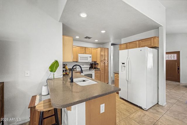 8661 E CRESCENT Avenue, Mesa, AZ 85208