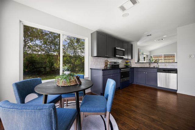 557 Dove Creek Circle, Grapevine, TX 76051