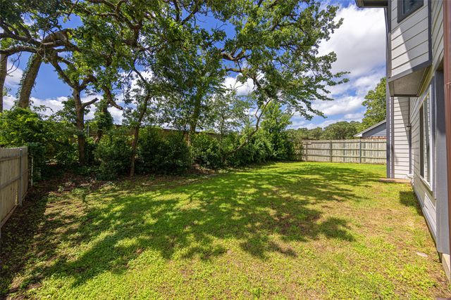 557 Dove Creek Circle, Grapevine, TX 76051