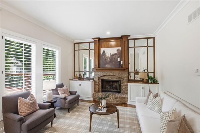 5204 W 157th Street, Overland Park, KS 66224