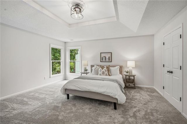 5204 W 157th Street, Overland Park, KS 66224
