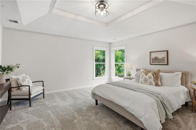 5204 W 157th Street, Overland Park, KS 66224