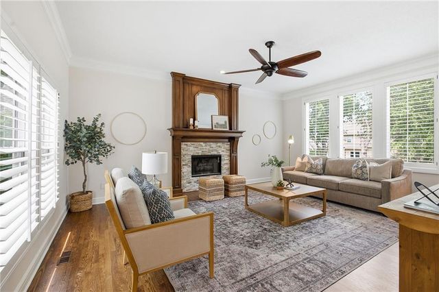 5204 W 157th Street, Overland Park, KS 66224