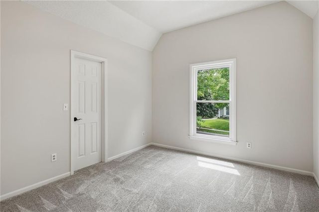 5204 W 157th Street, Overland Park, KS 66224